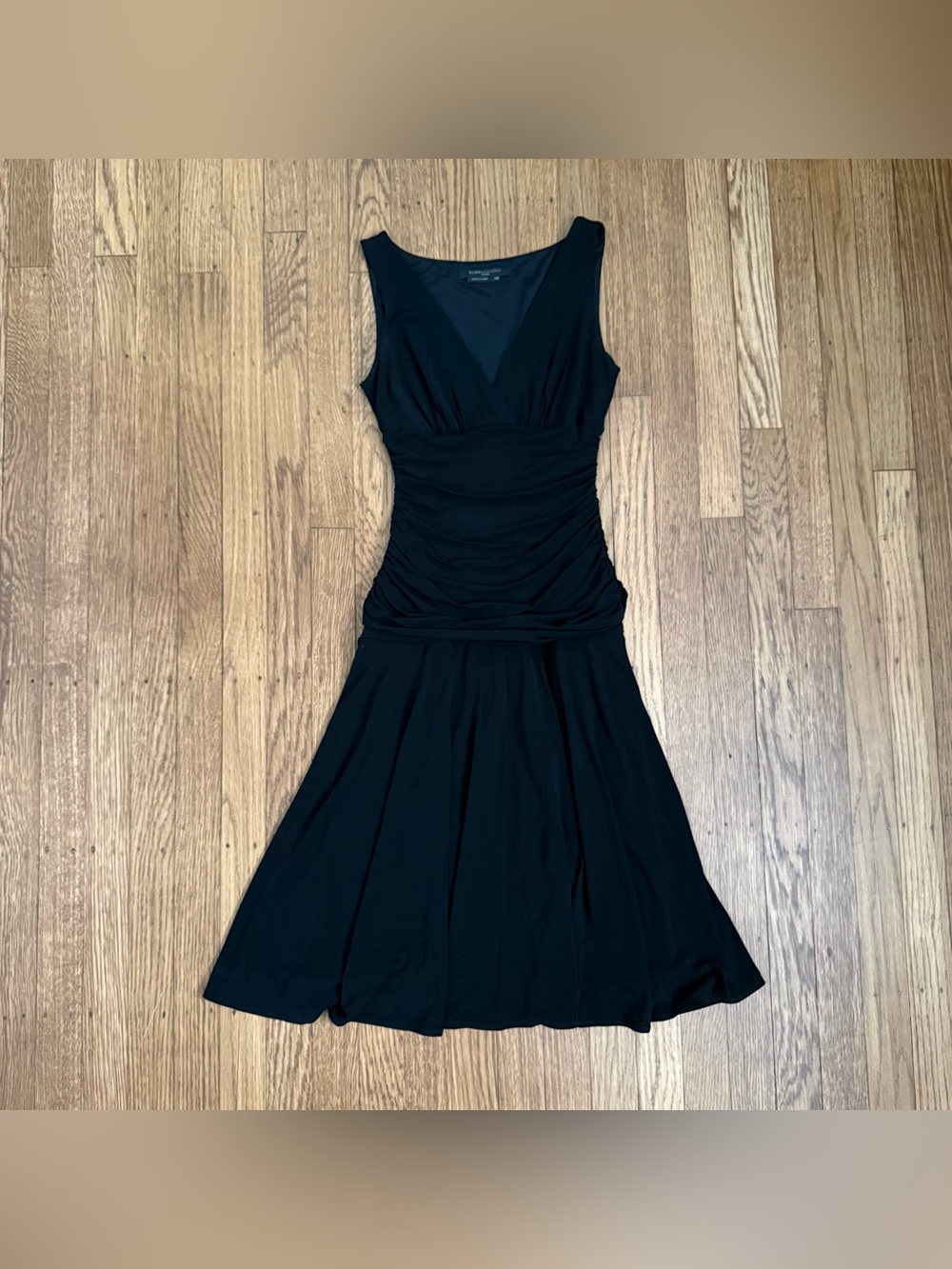 BCBGMAXAZRIA Black Sleeveless V-Neck Ruched Waist Dress size XSP
